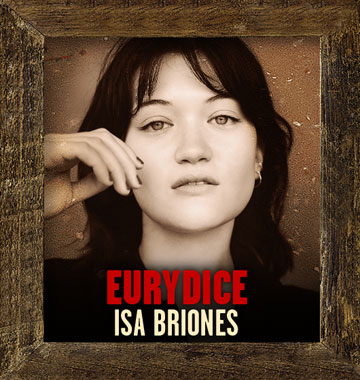 Headshot of Isa Briones